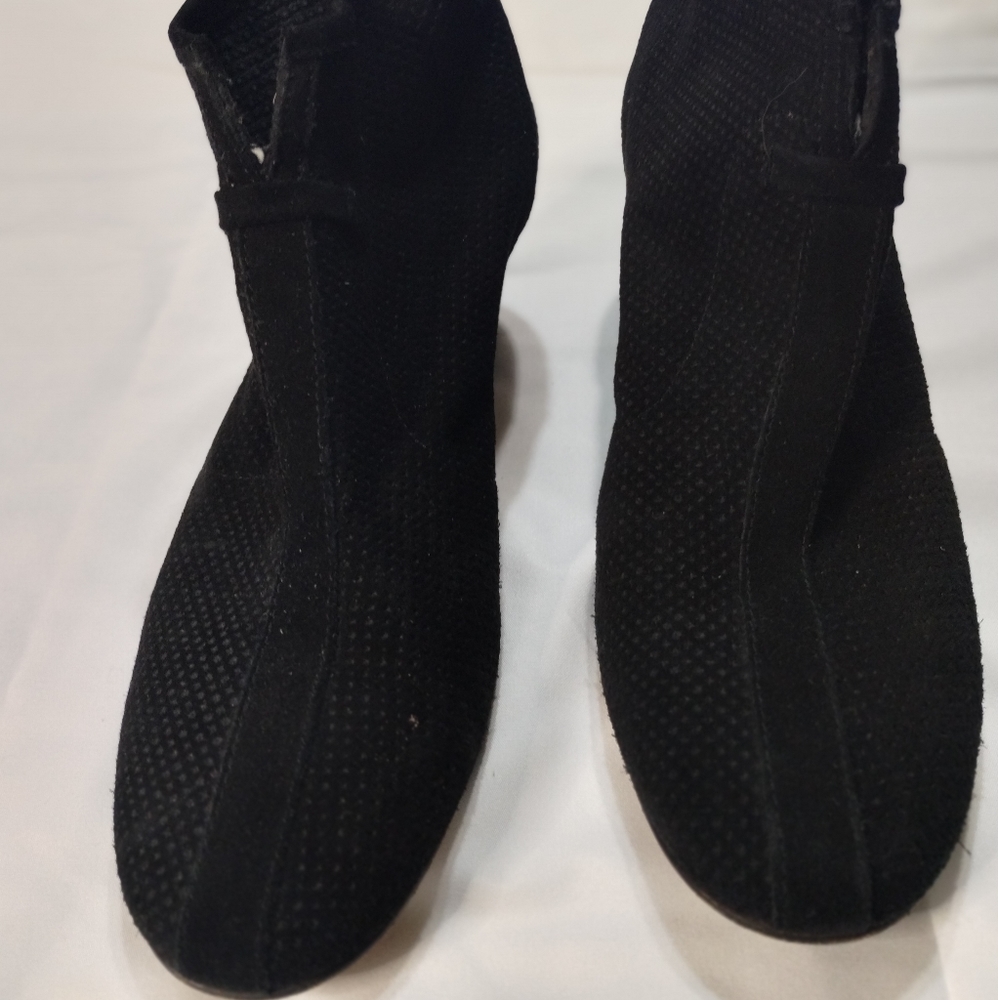 Aquatali black bootie size 8